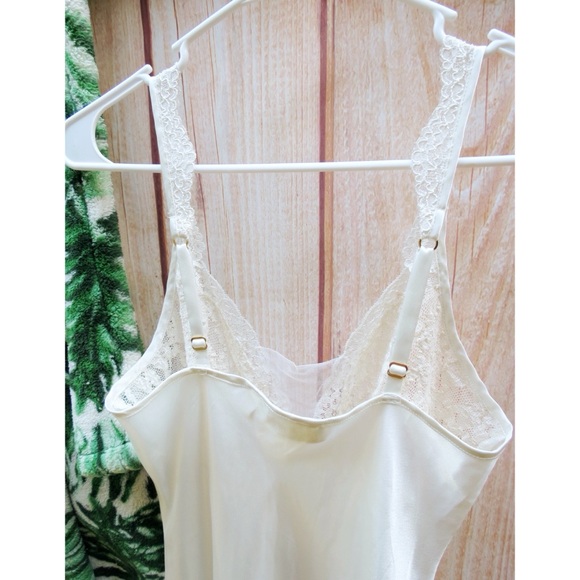 Vintage Victoria’s Secret longline lace slip dress - Picture 6 of 9